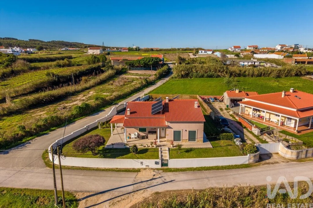 Moradia T3 para Venda em Nossa Senhora do Pópulo, Coto e São Gregório Foto 1