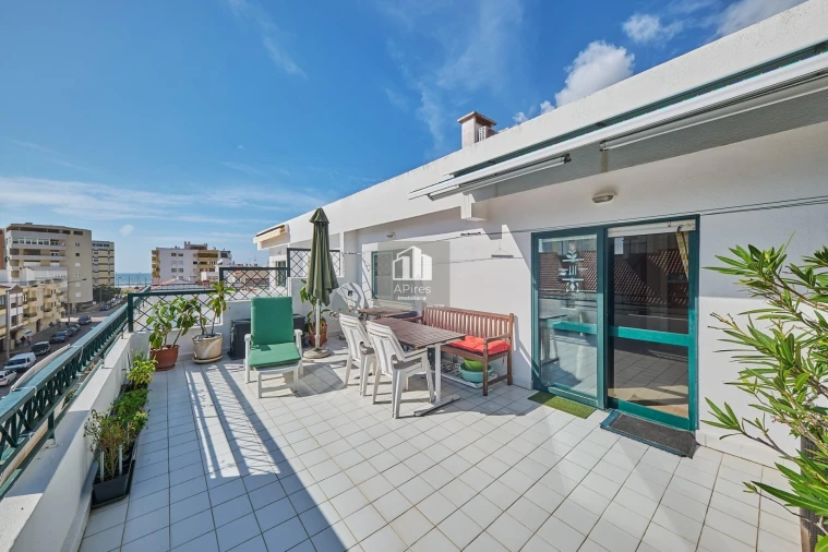 Apartamento T4 para Venda em Costa da Caparica Foto 1