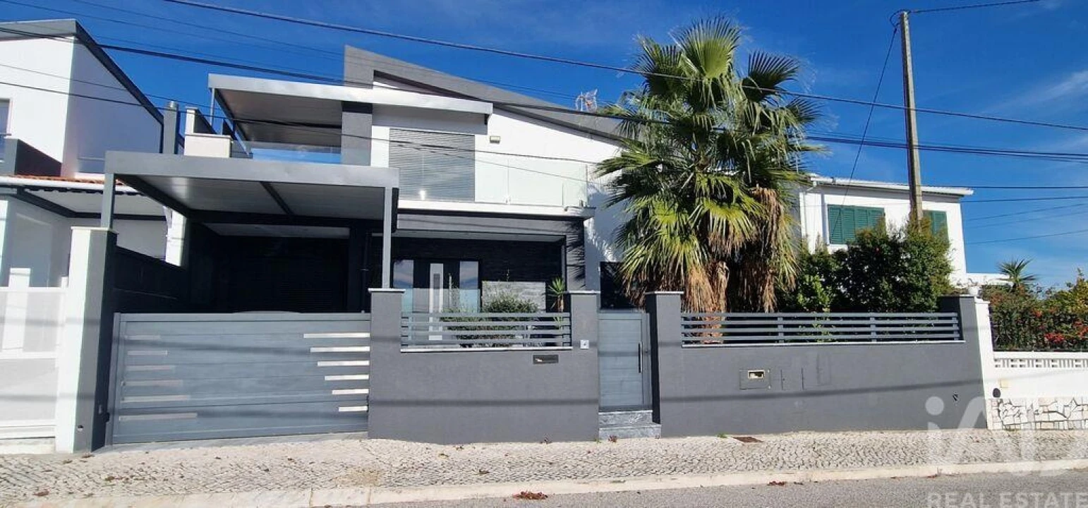 Moradia T4 para Venda em Charneca de Caparica e Sobreda Foto 20