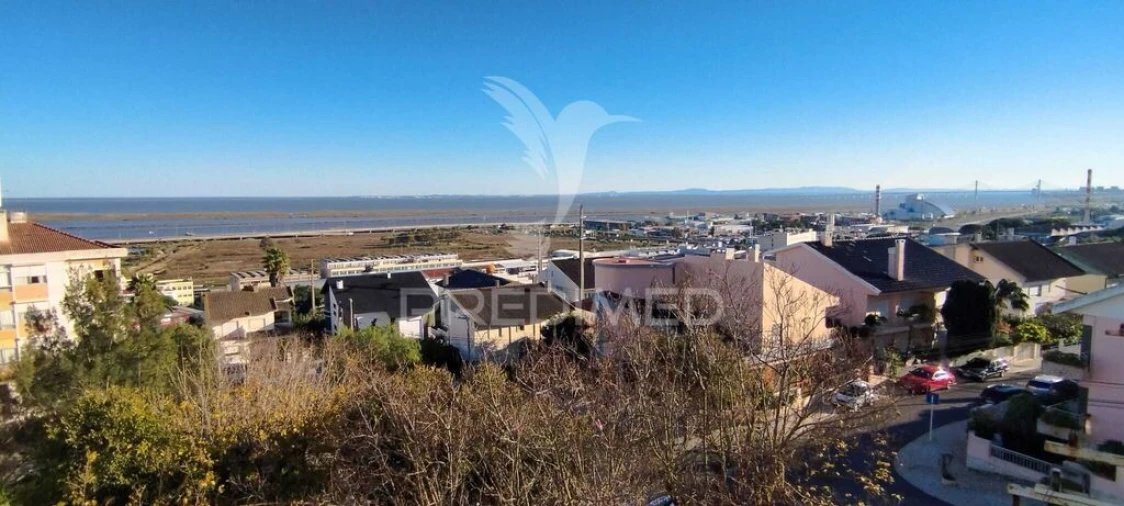 Apartamento T2 para Venda em Santa Iria de Azoia, São João da Talha e Bobadela Foto 13