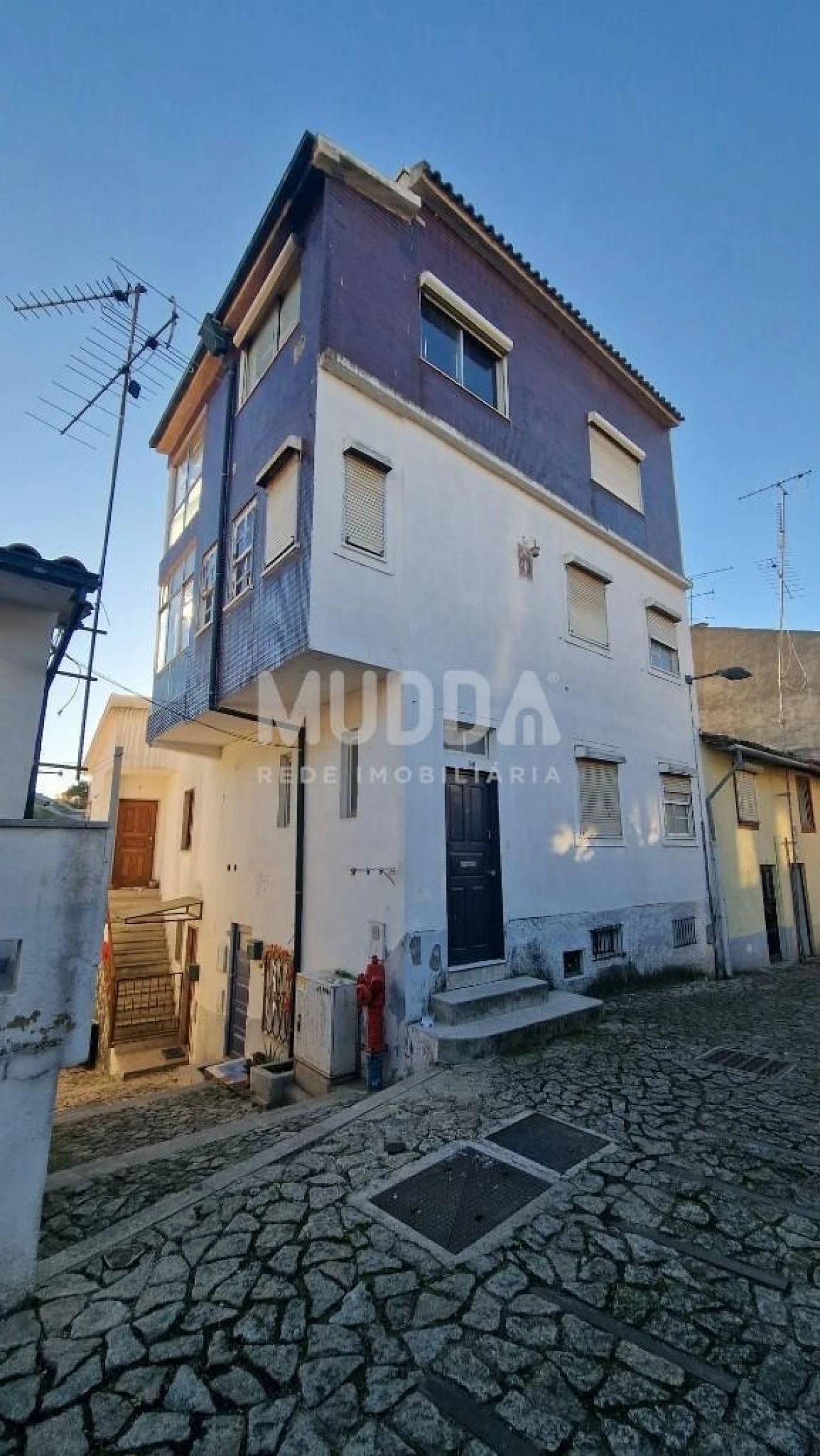 Prédio para Venda em Sé, Santa Maria e Meixedo Foto 1