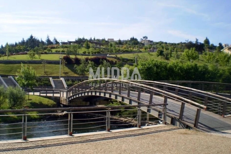 Prédio para Venda em Sé, Santa Maria e Meixedo Foto 9
