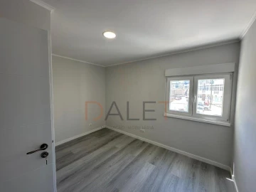 Apartamento T3 para Venda em Almada, Cova da Piedade, Pragal e Cacilhas