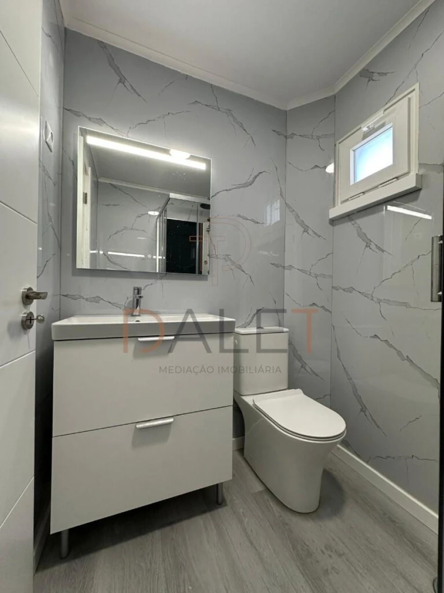 Apartamento T3 para Venda em Almada, Cova da Piedade, Pragal e Cacilhas Foto 10