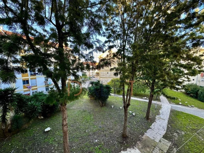 Apartamento T3 para Venda em Almada, Cova da Piedade, Pragal e Cacilhas Foto 28