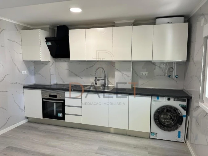 Apartamento T3 para Venda em Almada, Cova da Piedade, Pragal e Cacilhas Foto 4
