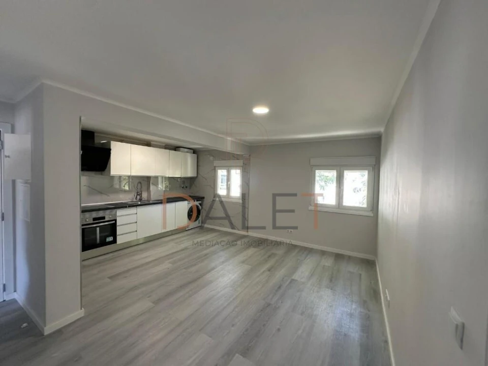 Apartamento T3 para Venda em Almada, Cova da Piedade, Pragal e Cacilhas Foto 7
