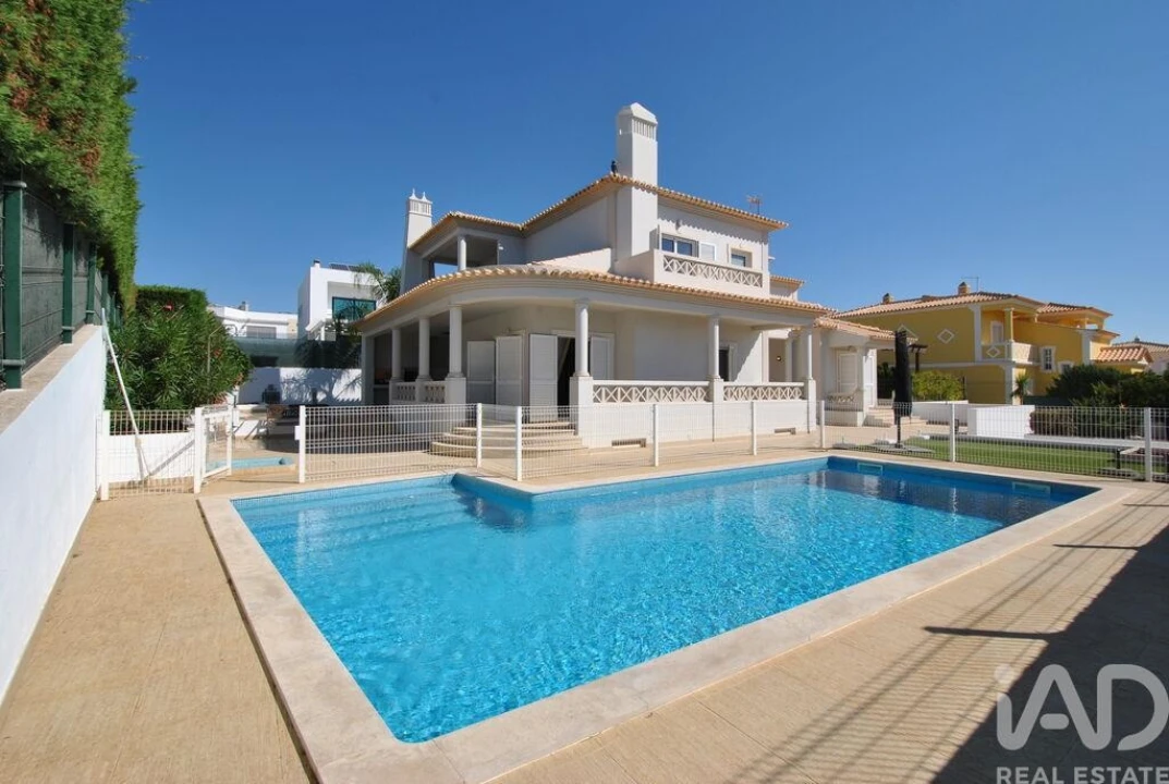 Moradia T3 para Venda em Albufeira e Olhos de Água Foto 1