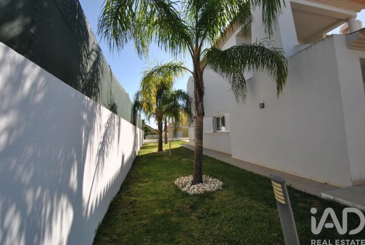 Moradia T3 para Venda em Albufeira e Olhos de Água Foto 17