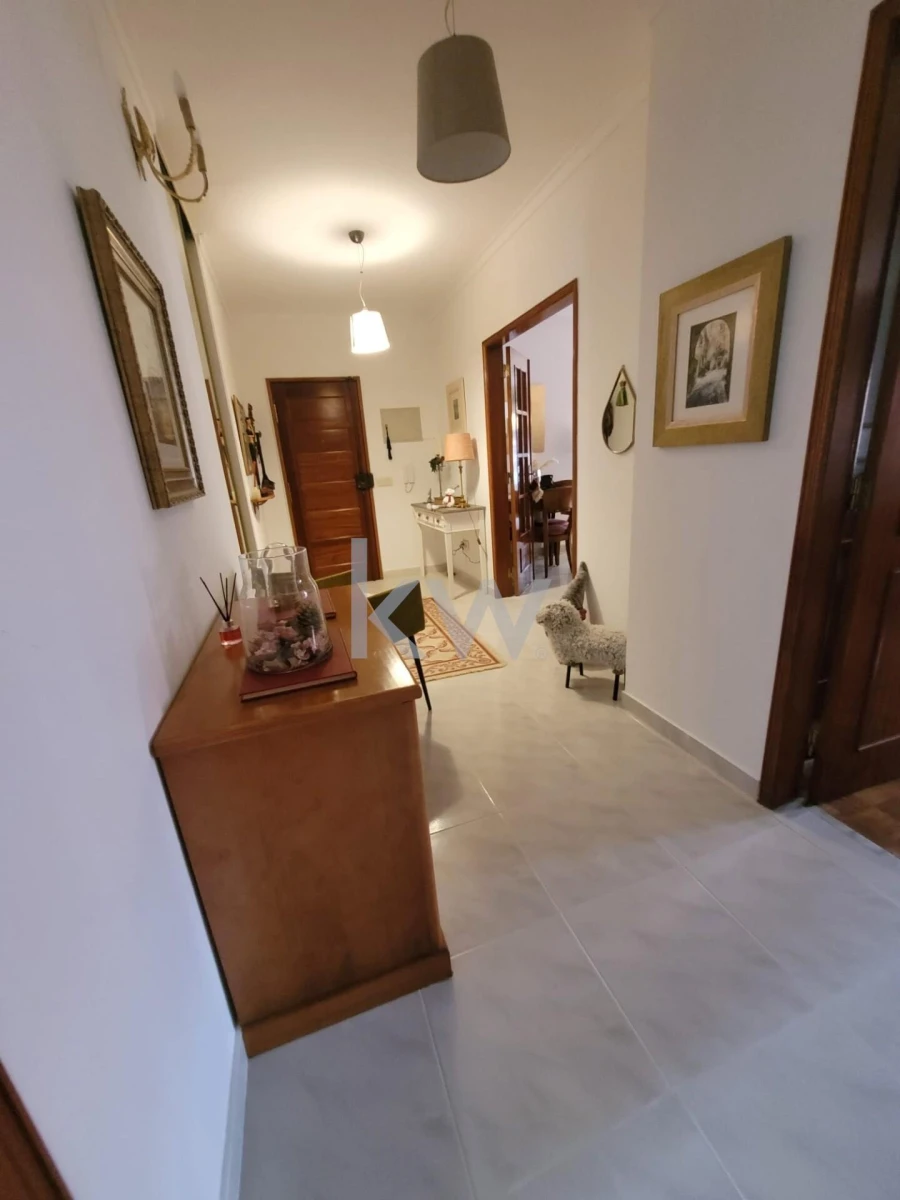 Apartamento T2 para Venda em Agualva e Mira-Sintra Foto 3