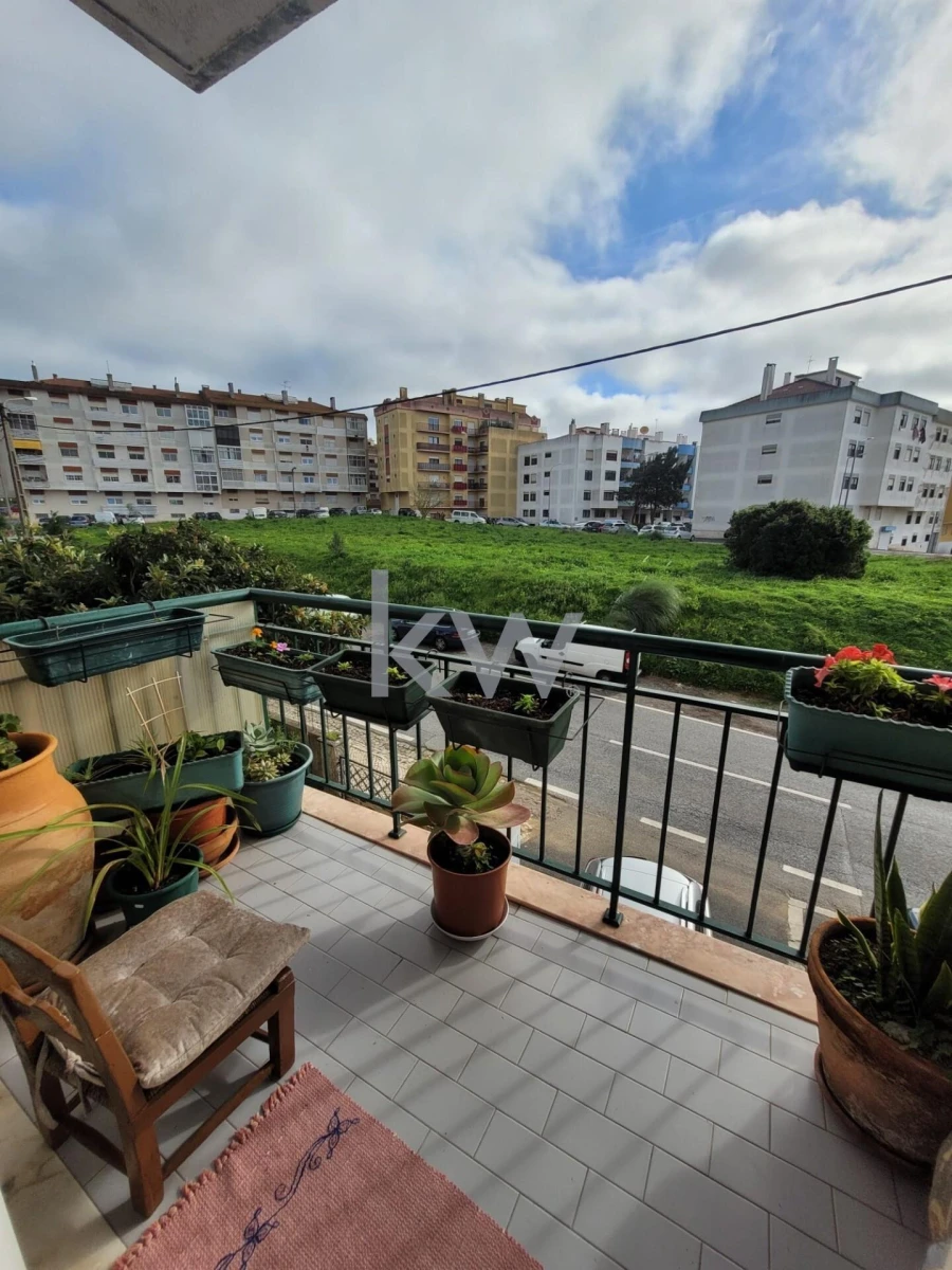 Apartamento T2 para Venda em Agualva e Mira-Sintra Foto 15