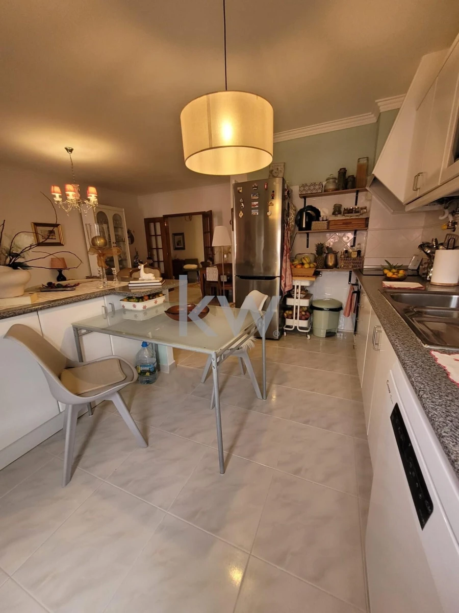 Apartamento T2 para Venda em Agualva e Mira-Sintra Foto 5