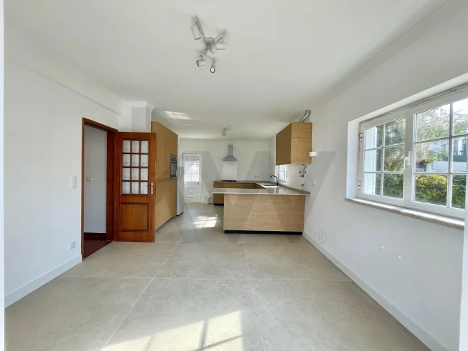 Moradia T4 para Arrendamento em Ericeira Foto 3