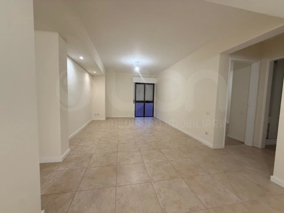 Apartamento T2 para Venda em Algueirão-Mem Martins Foto 3