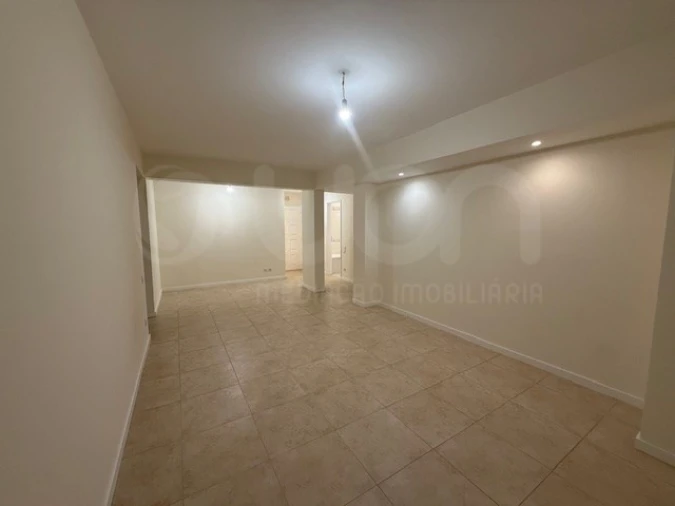 Apartamento T2 para Venda em Algueirão-Mem Martins Foto 4