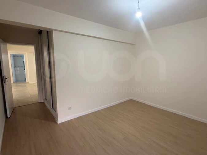 Apartamento T2 para Venda em Algueirão-Mem Martins Foto 7