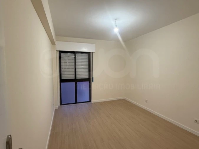 Apartamento T2 para Venda em Algueirão-Mem Martins Foto 9