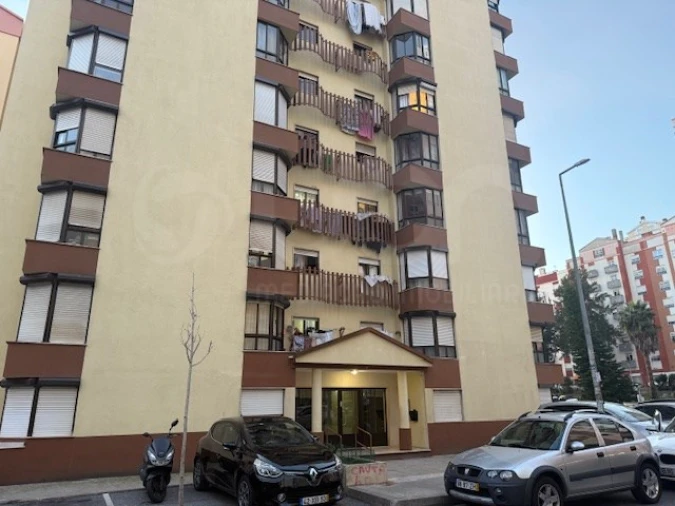 Apartamento T2 para Venda em Algueirão-Mem Martins Foto 12