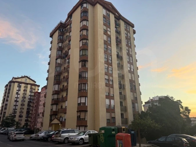 Apartamento T2 para Venda em Algueirão-Mem Martins Foto 13