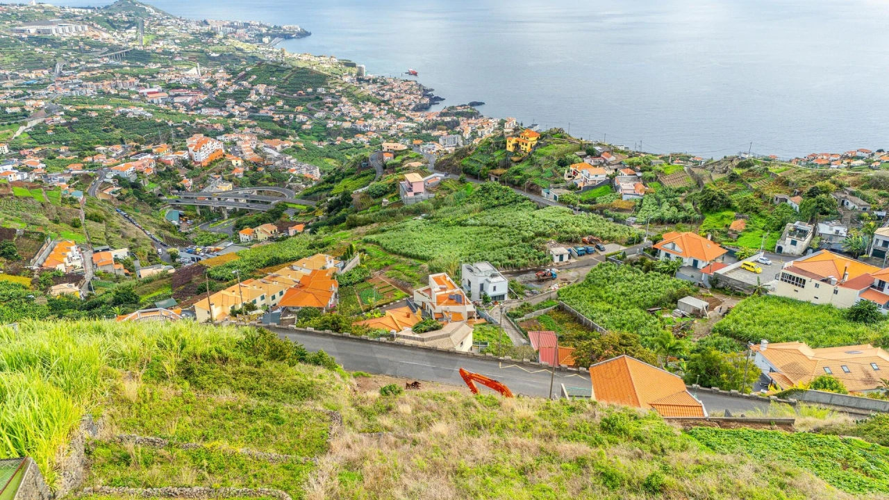 Terreno para Venda em Camara de Lobos Foto 17