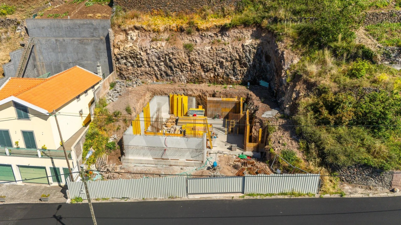 Terreno para Venda em Camara de Lobos Foto 47