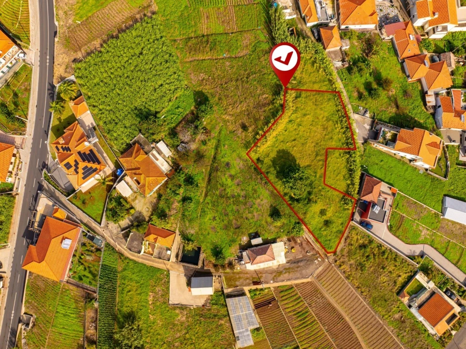 Terreno para Venda em Canhas Foto 2