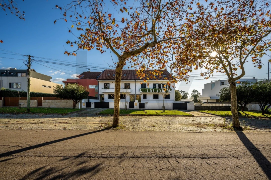 Moradia T4 para Venda em Arcozelo Foto 41