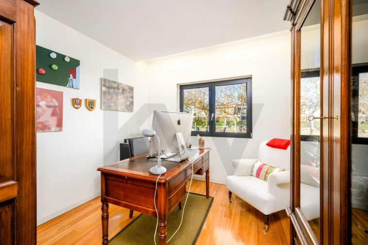 Moradia T4 para Venda em Arcozelo Foto 16