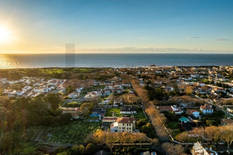 Moradia T4 para Venda em Arcozelo Foto 48