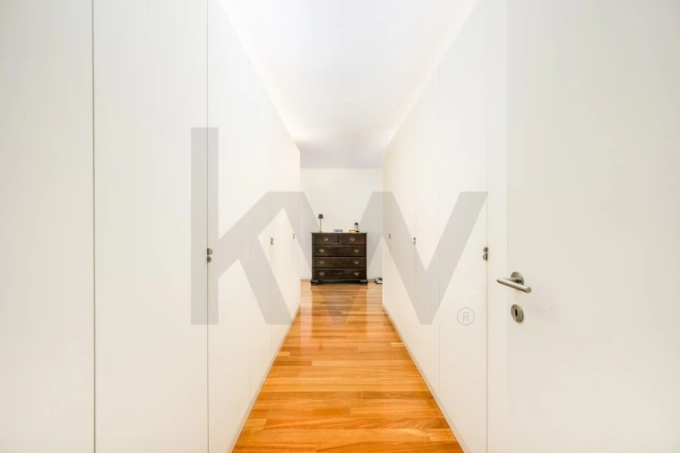 Moradia T4 para Venda em Arcozelo Foto 23