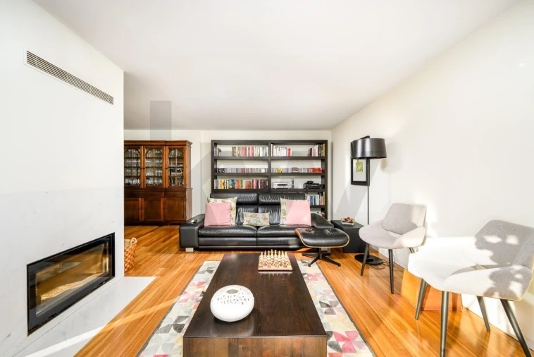 Moradia T4 para Venda em Arcozelo Foto 4