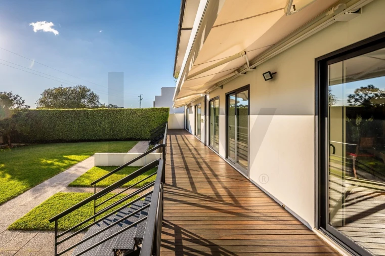 Moradia T4 para Venda em Arcozelo Foto 8