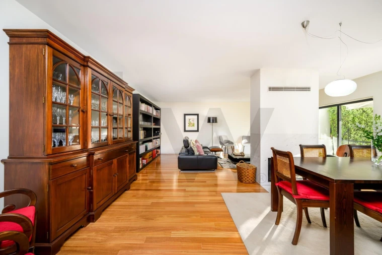 Moradia T4 para Venda em Arcozelo Foto 5