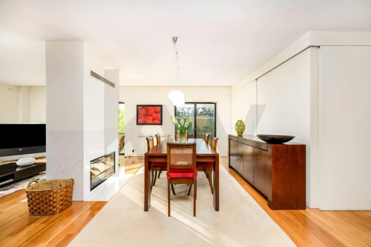 Moradia T4 para Venda em Arcozelo Foto 3