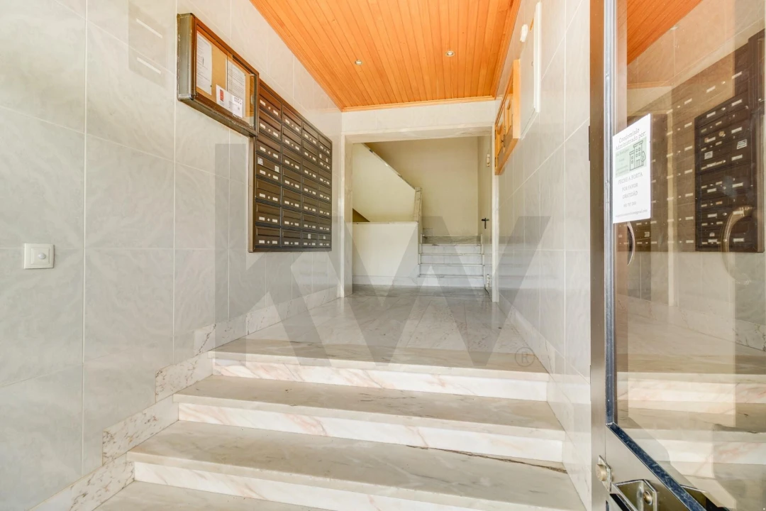 Apartamento T2 para Venda em Queluz e Belas Foto 15