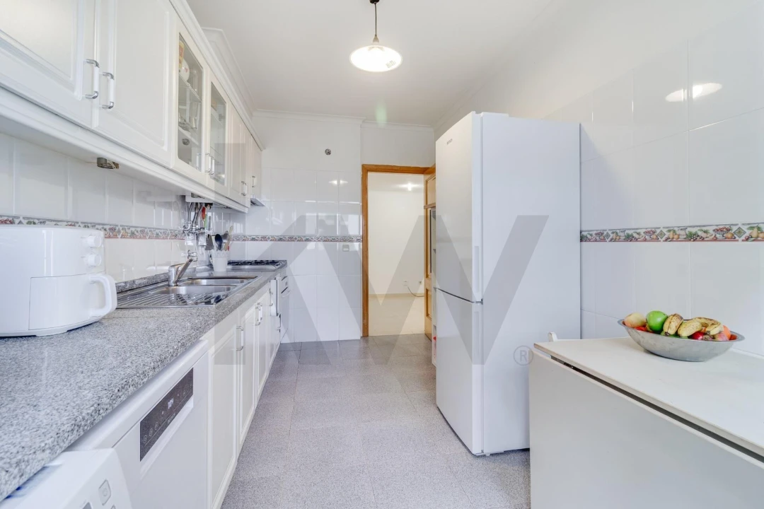 Apartamento T2 para Venda em Queluz e Belas Foto 6
