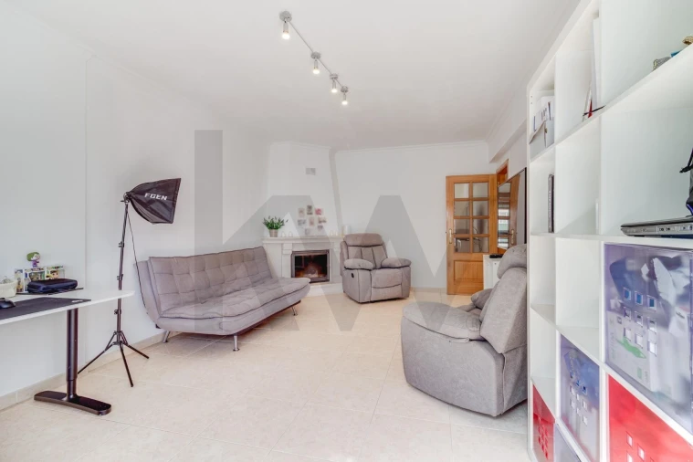 Apartamento T2 para Venda em Queluz e Belas Foto 2