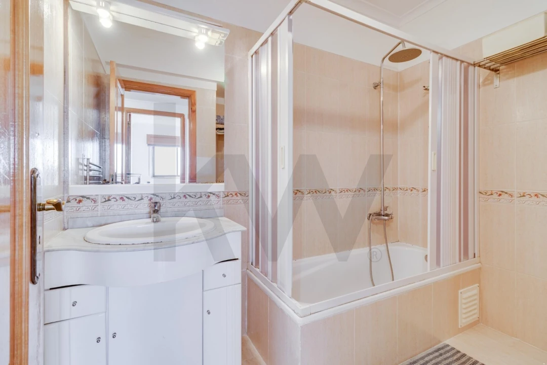 Apartamento T2 para Venda em Queluz e Belas Foto 11