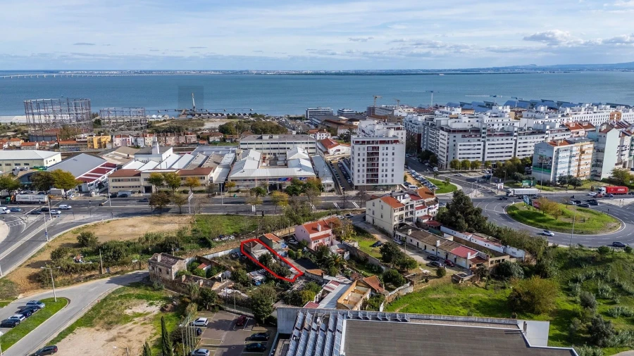 Moradia T4 para Venda em Marvila Foto 15