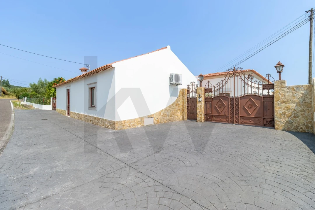 Moradia T4 para Venda em Asseiceira Foto 54