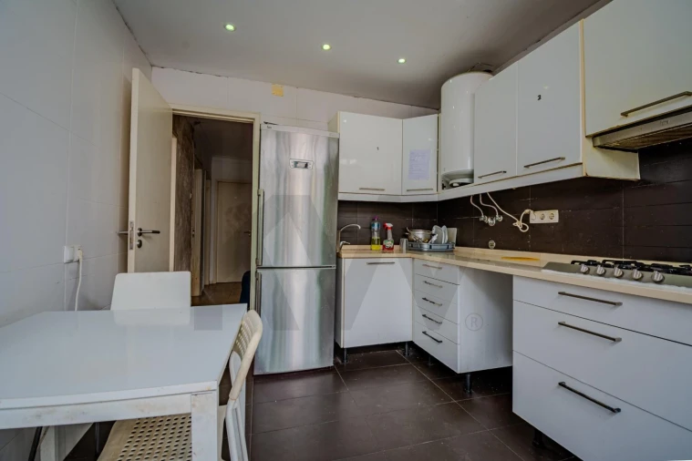 Apartamento T2 para Venda em Algueirão-Mem Martins Foto 16