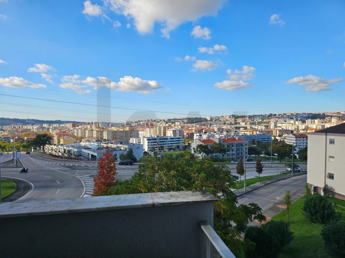 Apartamento T3 para Venda em Santo Antonio dos Olivais Foto 2