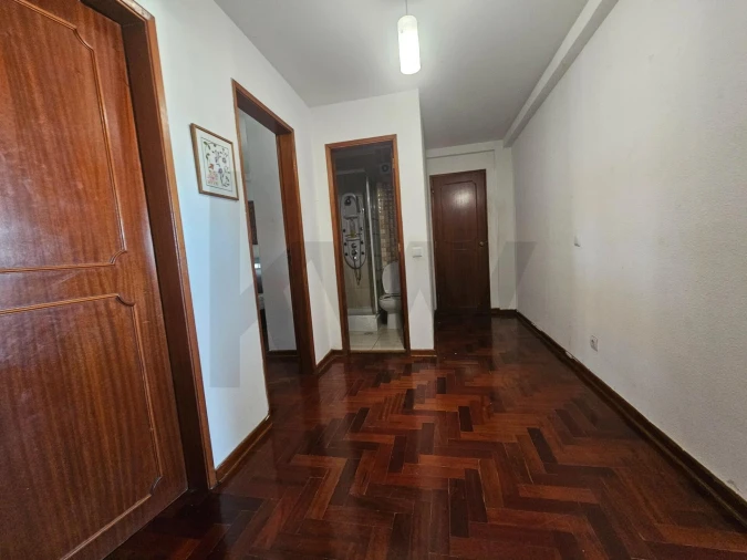 Apartamento T3 para Venda em Santo Antonio dos Olivais Foto 22