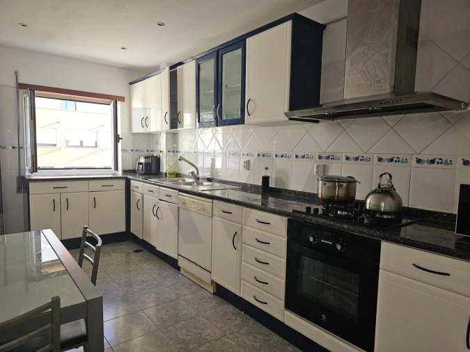 Apartamento T3 para Venda em Santo Antonio dos Olivais Foto 27