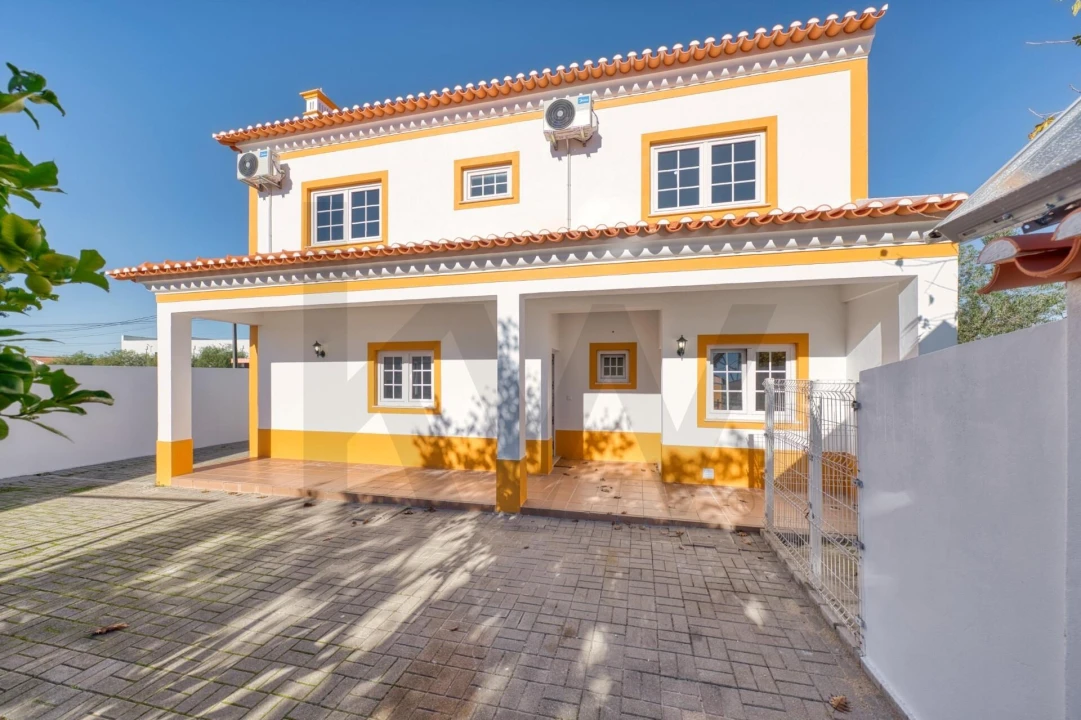 Moradia T4 para Venda em Fazendas de Almeirim Foto 5