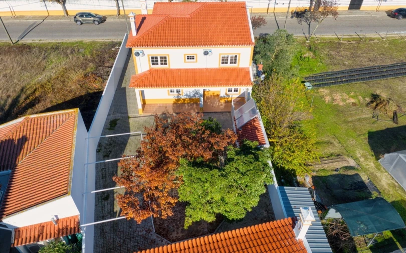 Moradia T4 para Venda em Fazendas de Almeirim Foto 2