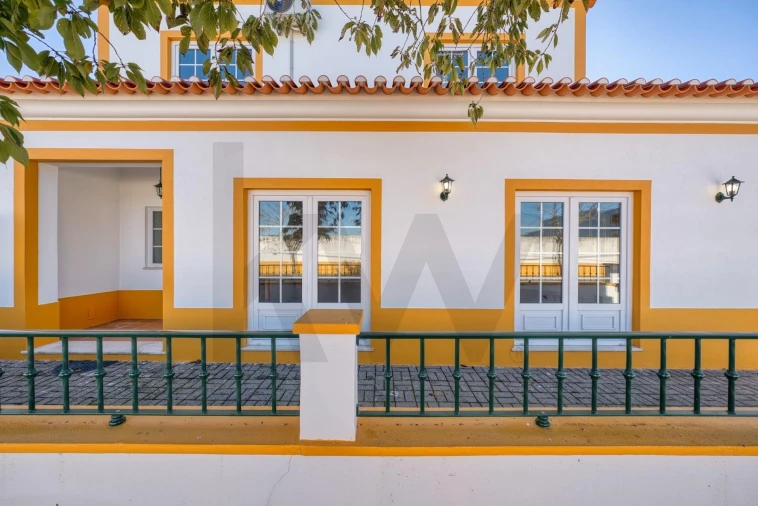 Moradia T4 para Venda em Fazendas de Almeirim