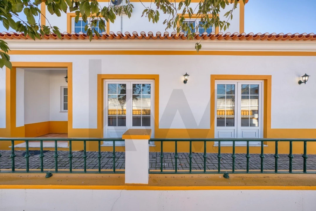 Moradia T4 para Venda em Fazendas de Almeirim Foto 1