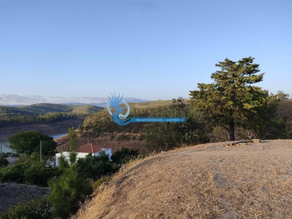 Terreno para Venda em Lagos (São Sebastião e Santa Maria) Foto 3