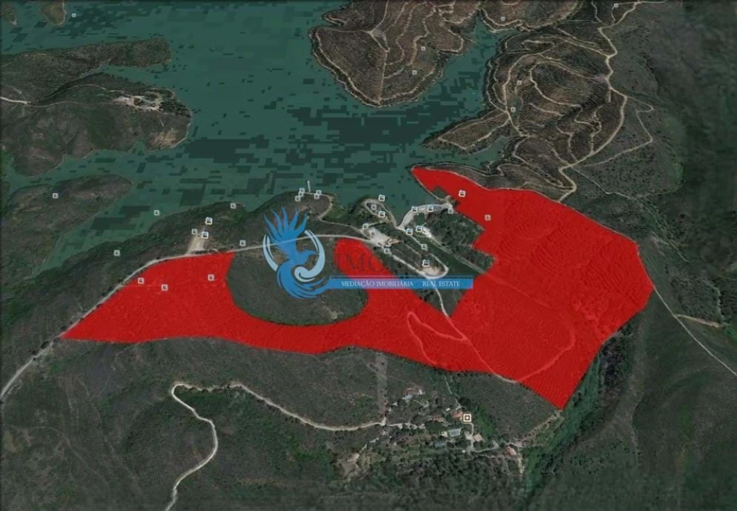 Terreno para Venda em Lagos (São Sebastião e Santa Maria) Foto 1